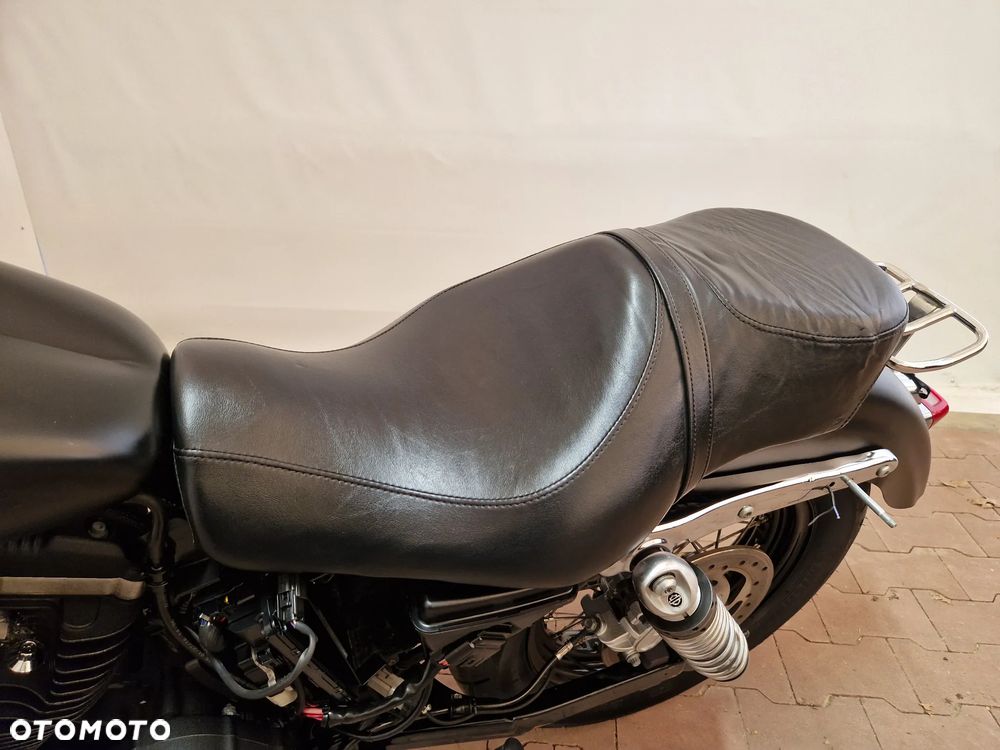 Harley-Davidson Sportster Custom 1200C - 20