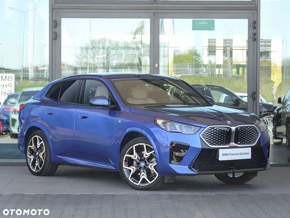 BMW iX2 xDrive30 66.5kWh M Sport - 11