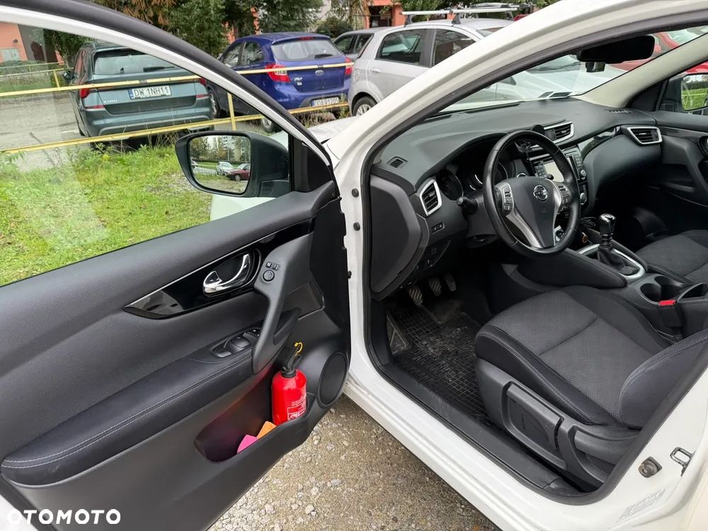 Nissan Qashqai 1.2 DIG-T N-Connecta EU6 - 19