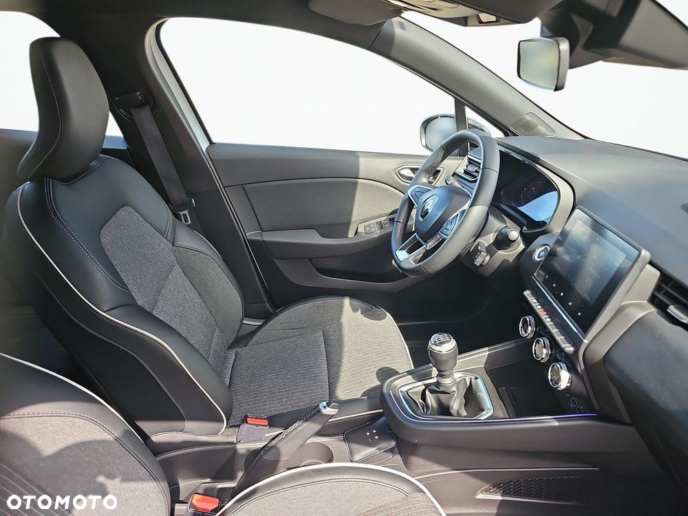 Renault Clio - 28