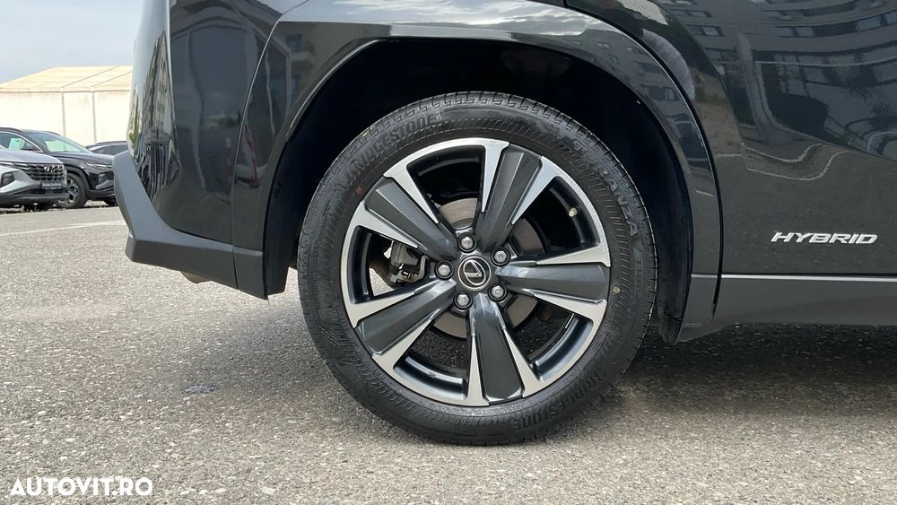 Lexus UX 250h 2.0L HEV 20H- (178 HP) 4X4 CVT Luxury - 9