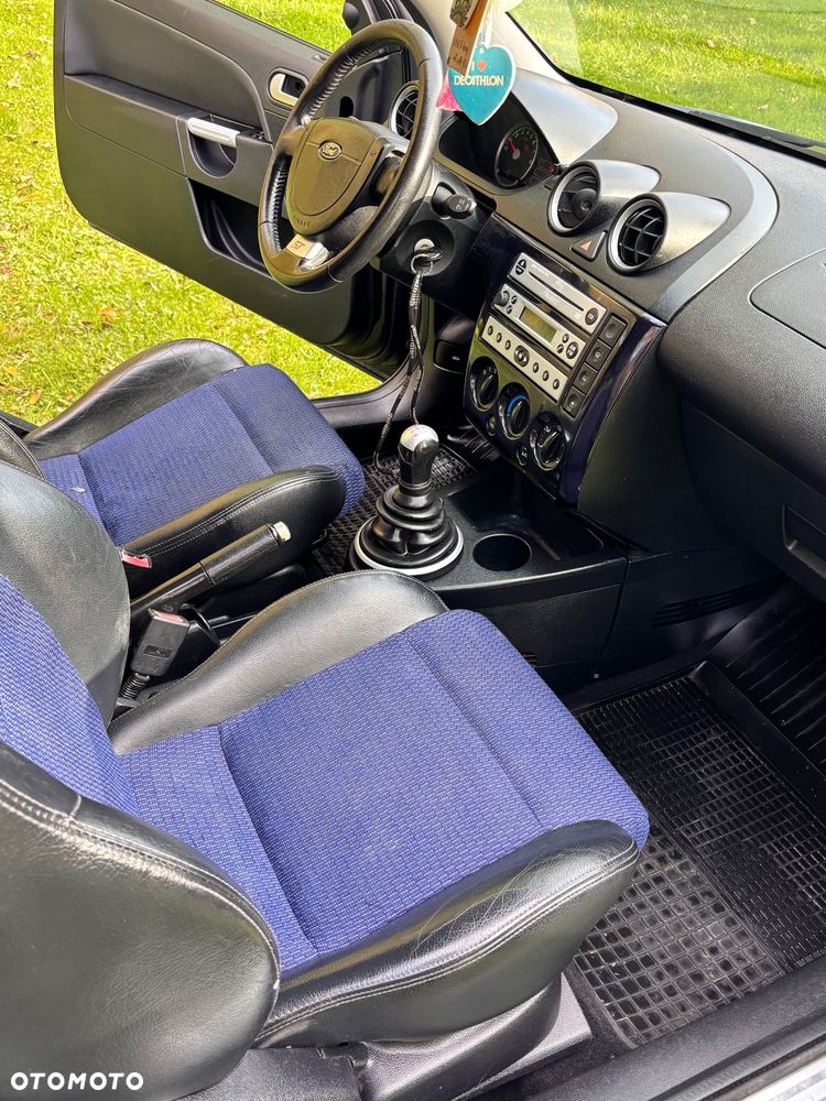 Ford Fiesta - 11