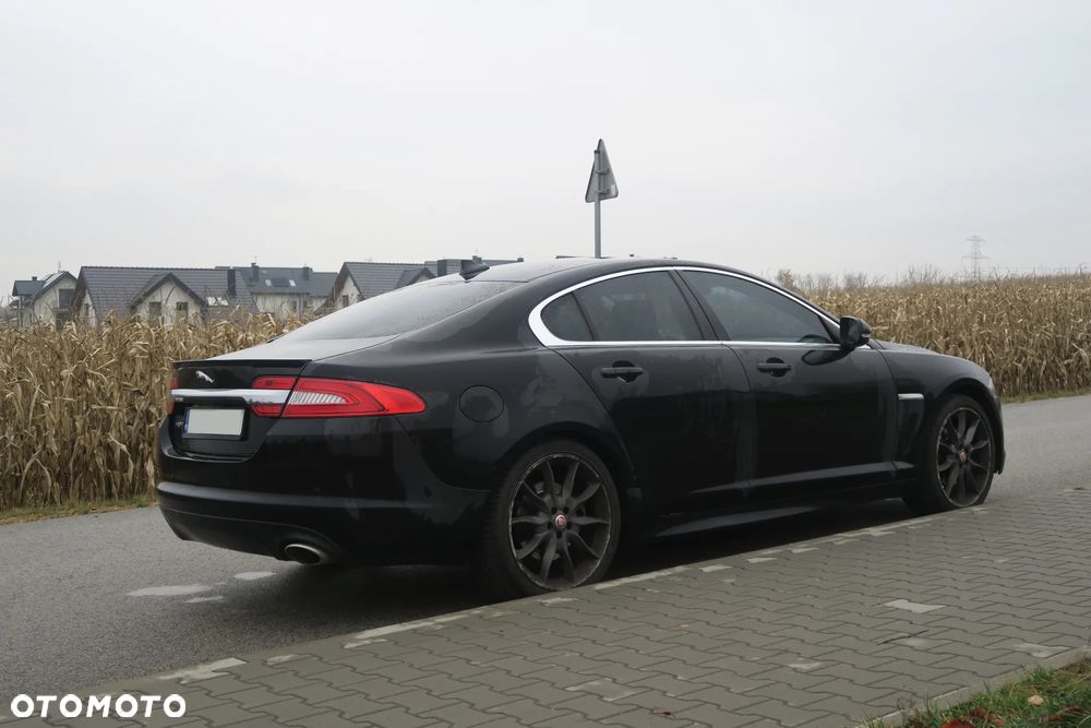 Jaguar XF 2.2 D Premium Luxury - 9