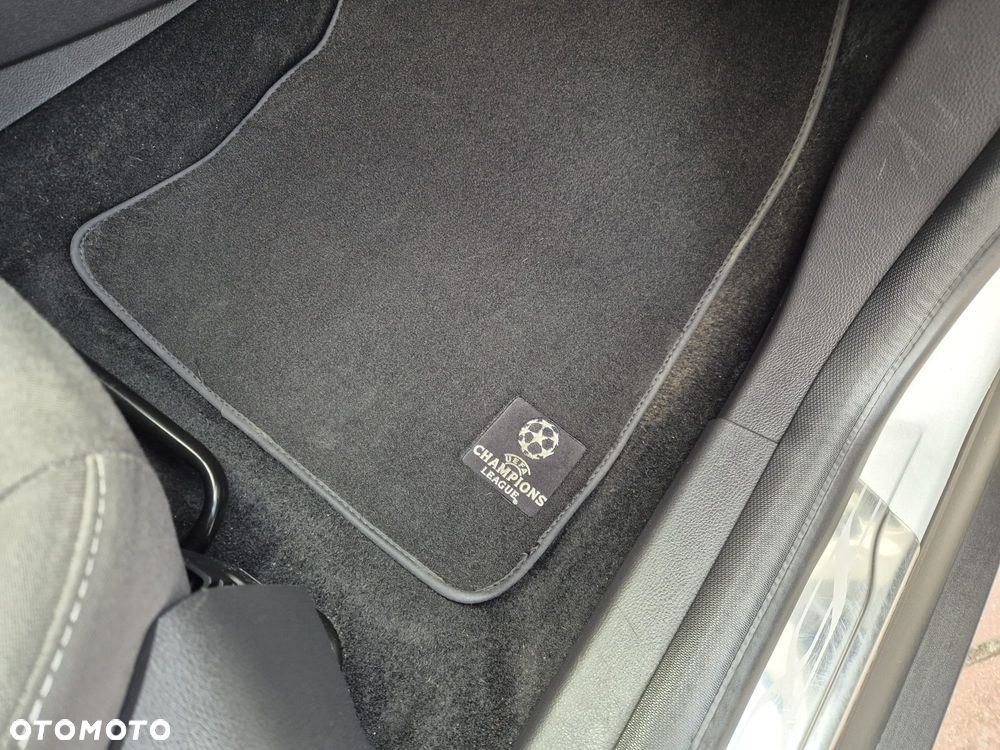 Ford Focus 1.6 TDCi DPF Champions Edition - 14