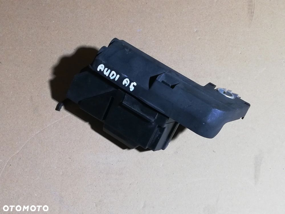 klema minusowa bezpiecznik AUDI A4 B9 A5 8W 8W0915459E - 1