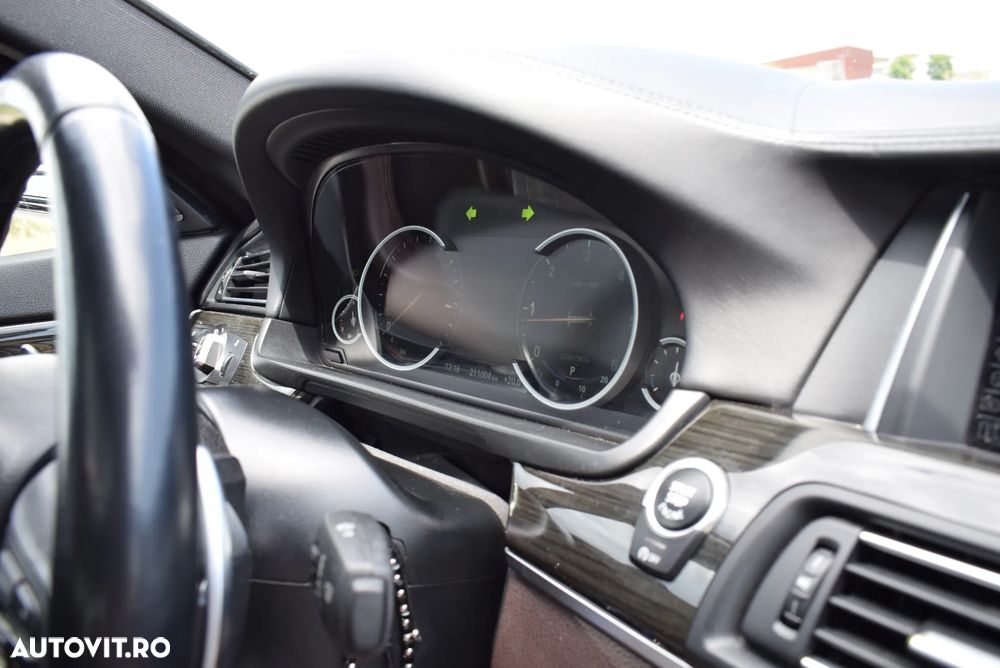 BMW Seria 5 520d Aut. Luxury Line - 7