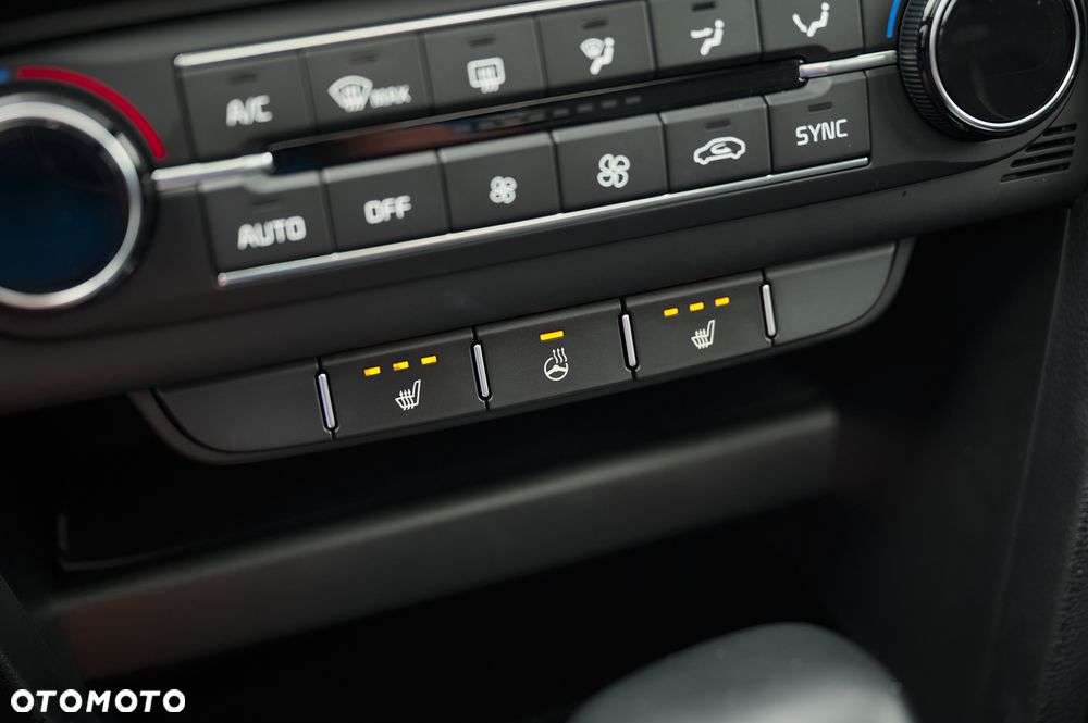 Kia Ceed 1.4 T-GDI DCT OPF GT Line - 34