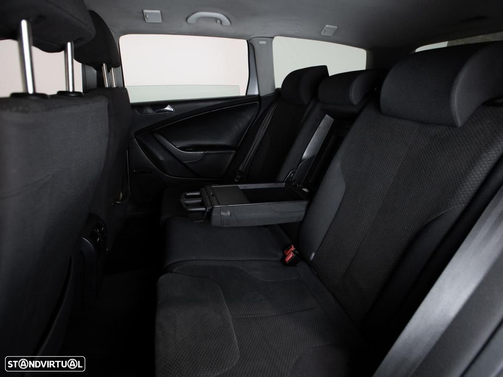 VW Passat Variant - 9