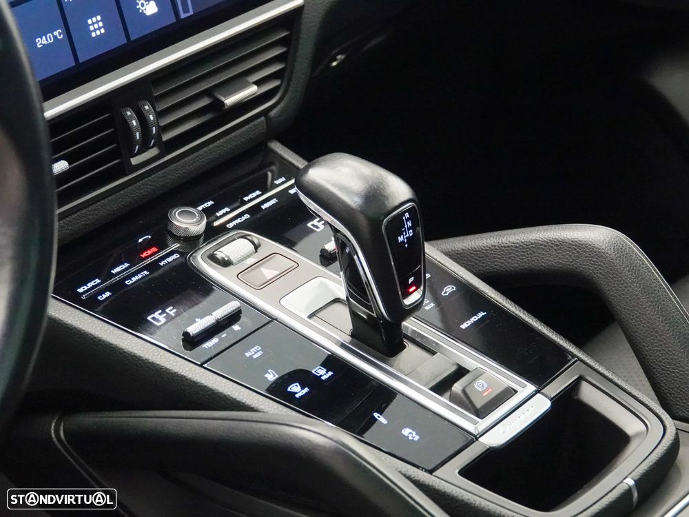 Porsche Cayenne - 17
