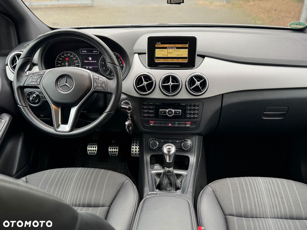 Mercedes-Benz Klasa B 180 Peak Edition - 12