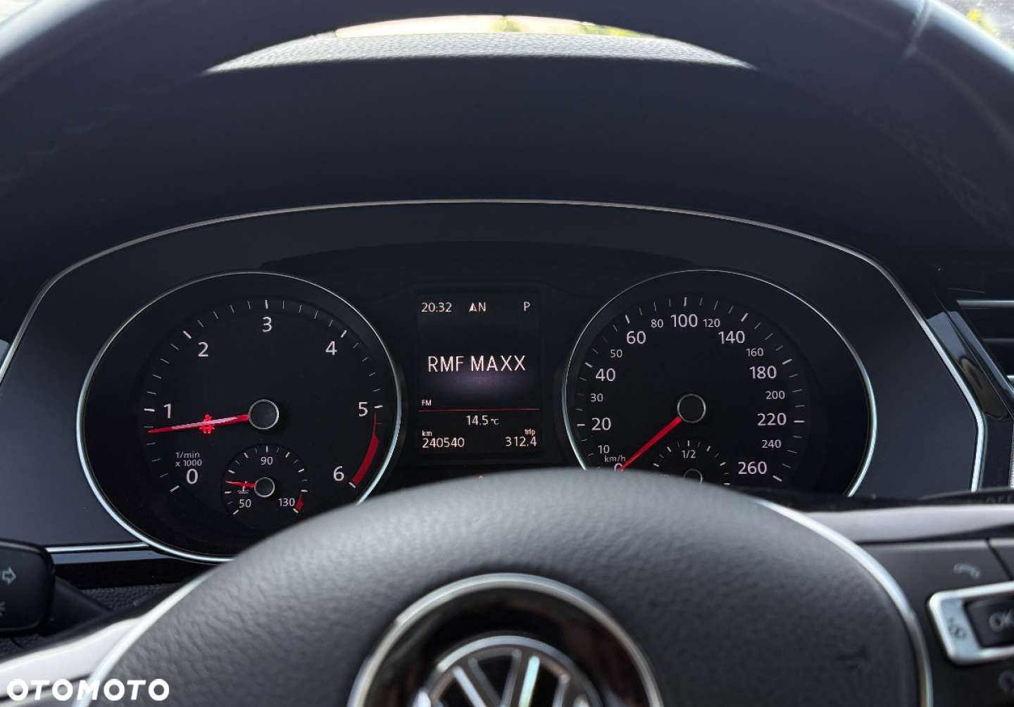 Volkswagen Passat - 28
