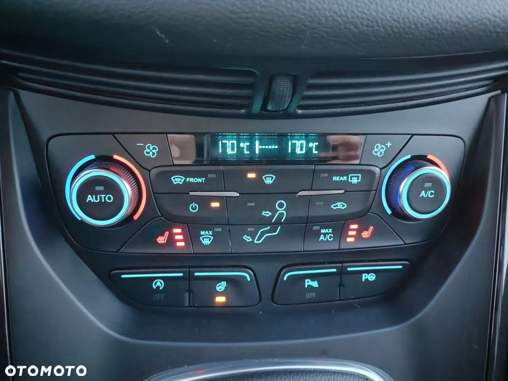 Ford Kuga 1.5 EcoBoost 2x4 Titanium - 33