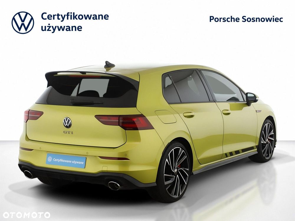 Volkswagen Golf - 6