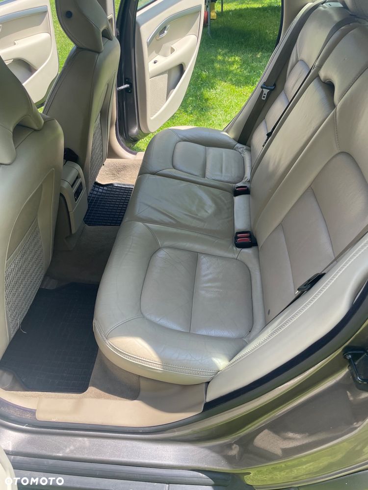 Volvo XC 70 D5 AWD Momentum - 9