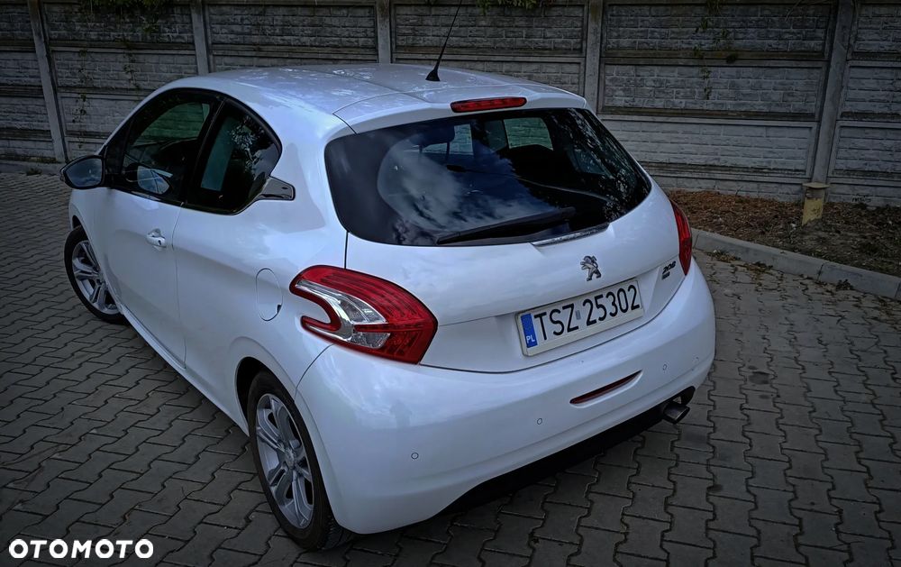 Peugeot 208 e-HDi 92 Stop&Start Allure - 6