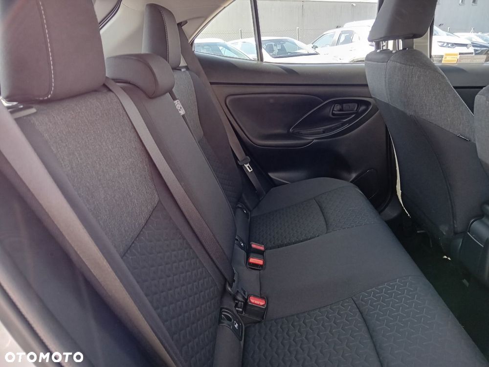 Toyota Yaris Cross Hybrid 1.5 Comfort 4x4 - 30