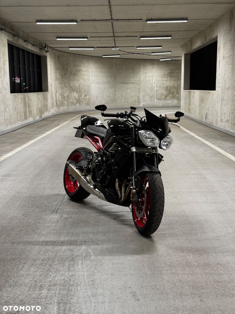 Triumph Street Triple - 11