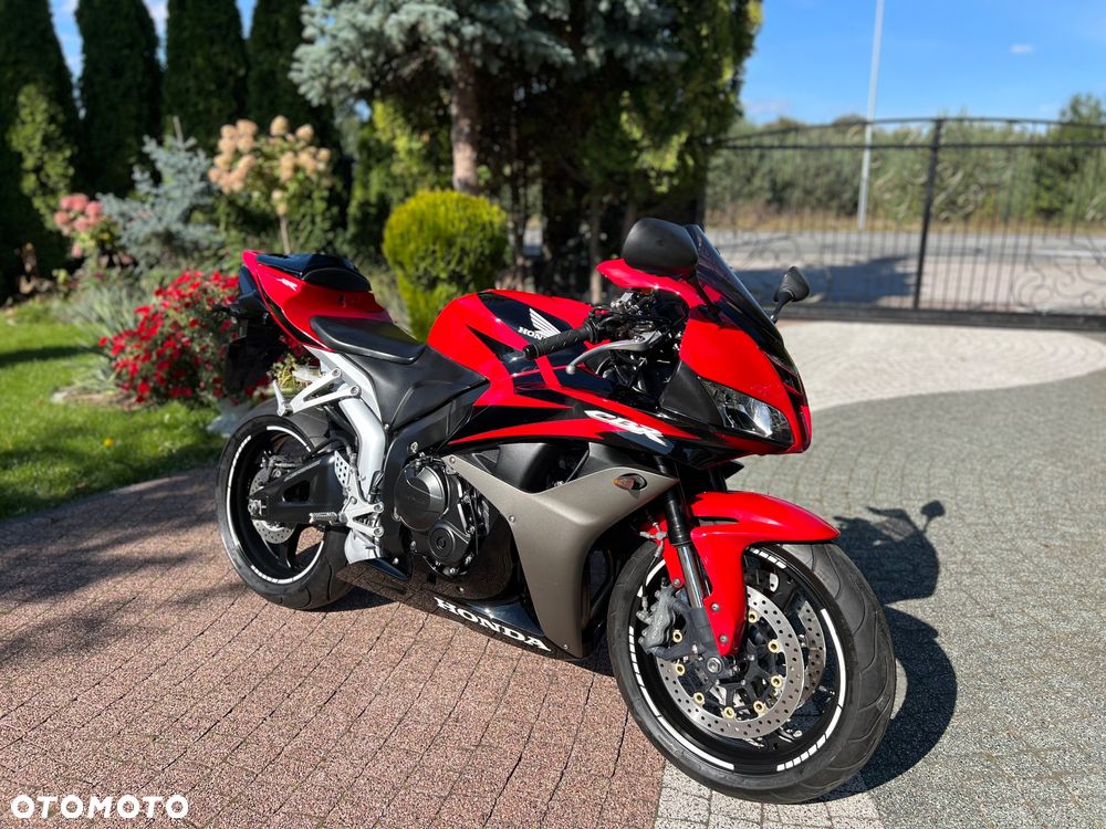 Honda CBR - 1
