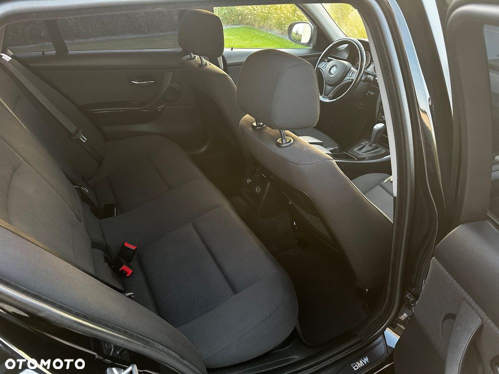 BMW Seria 3 - 25