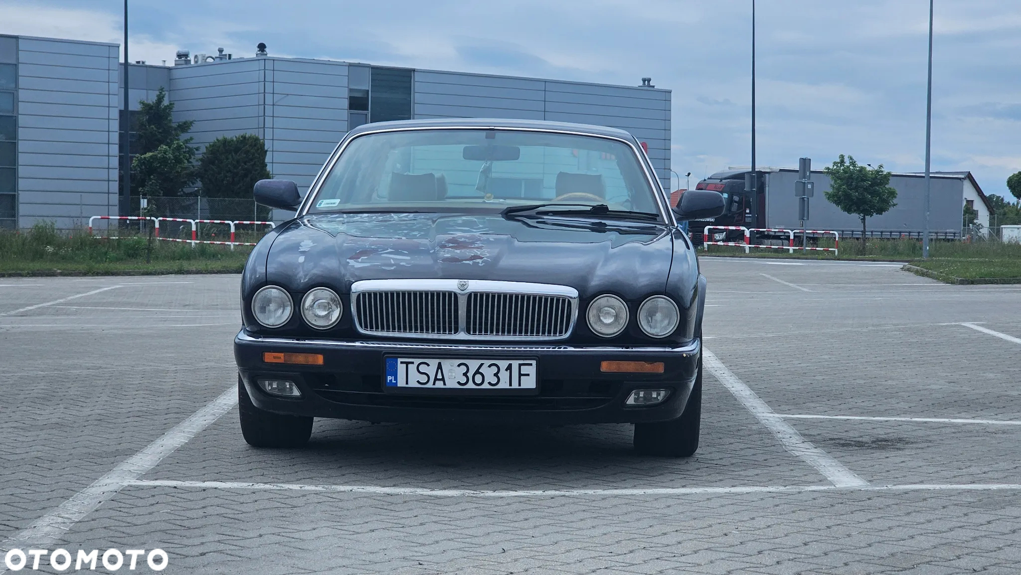 Jaguar XJ - 4