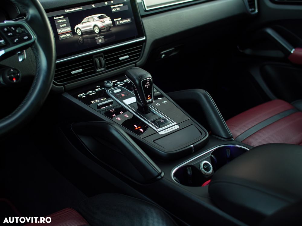 Porsche Cayenne - 7