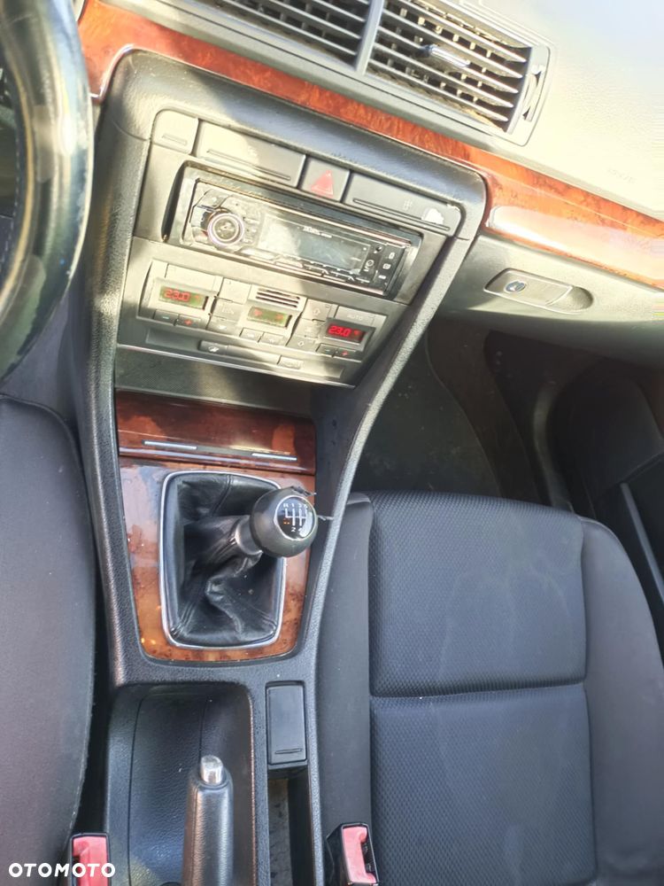 Audi A4 Limousine - 6