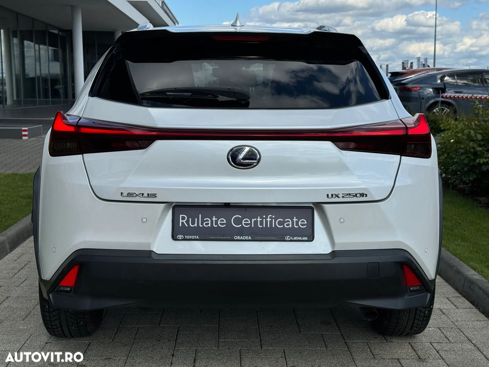Lexus UX 250h FWD Business - 6