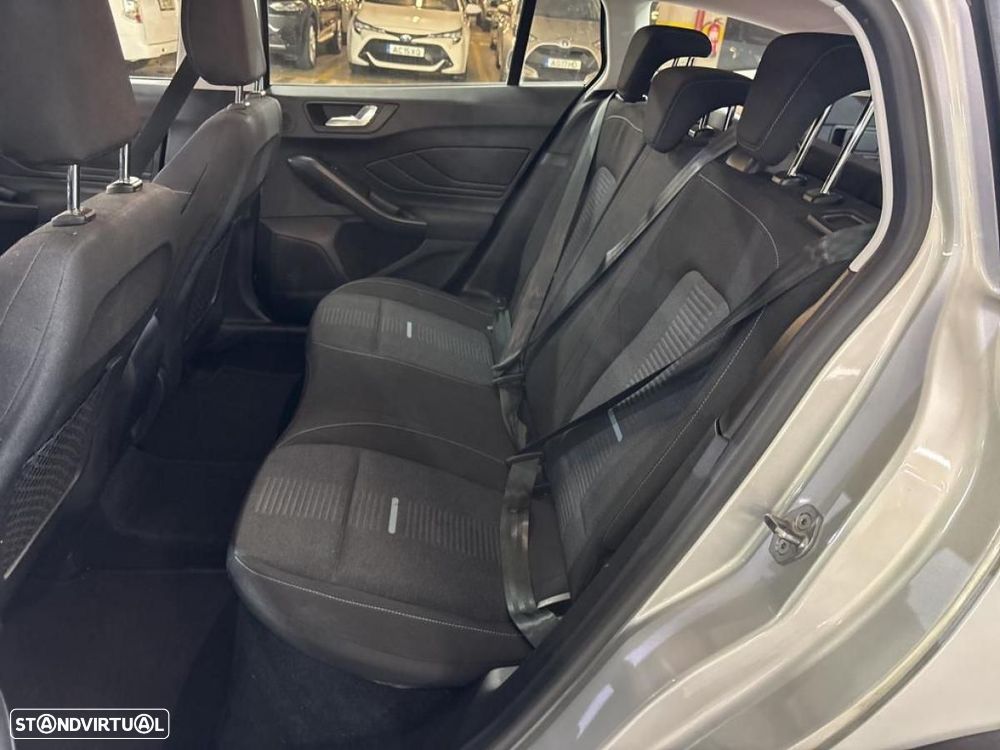 Ford Focus SW 1.5 TDCi EcoBlue Active - 6