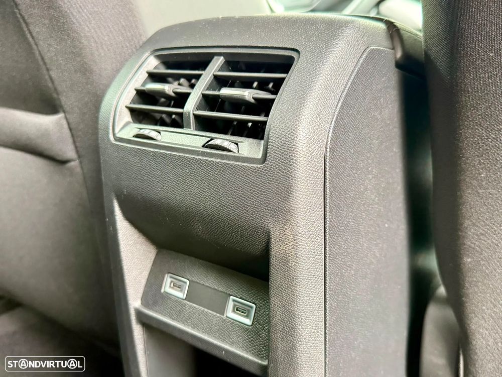 Peugeot 408 HYBRID 136 e-DSC6 Allure - 12