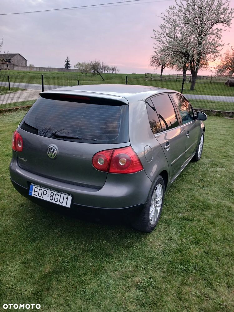 Volkswagen Golf 2.0 FSI Comfortline - 21