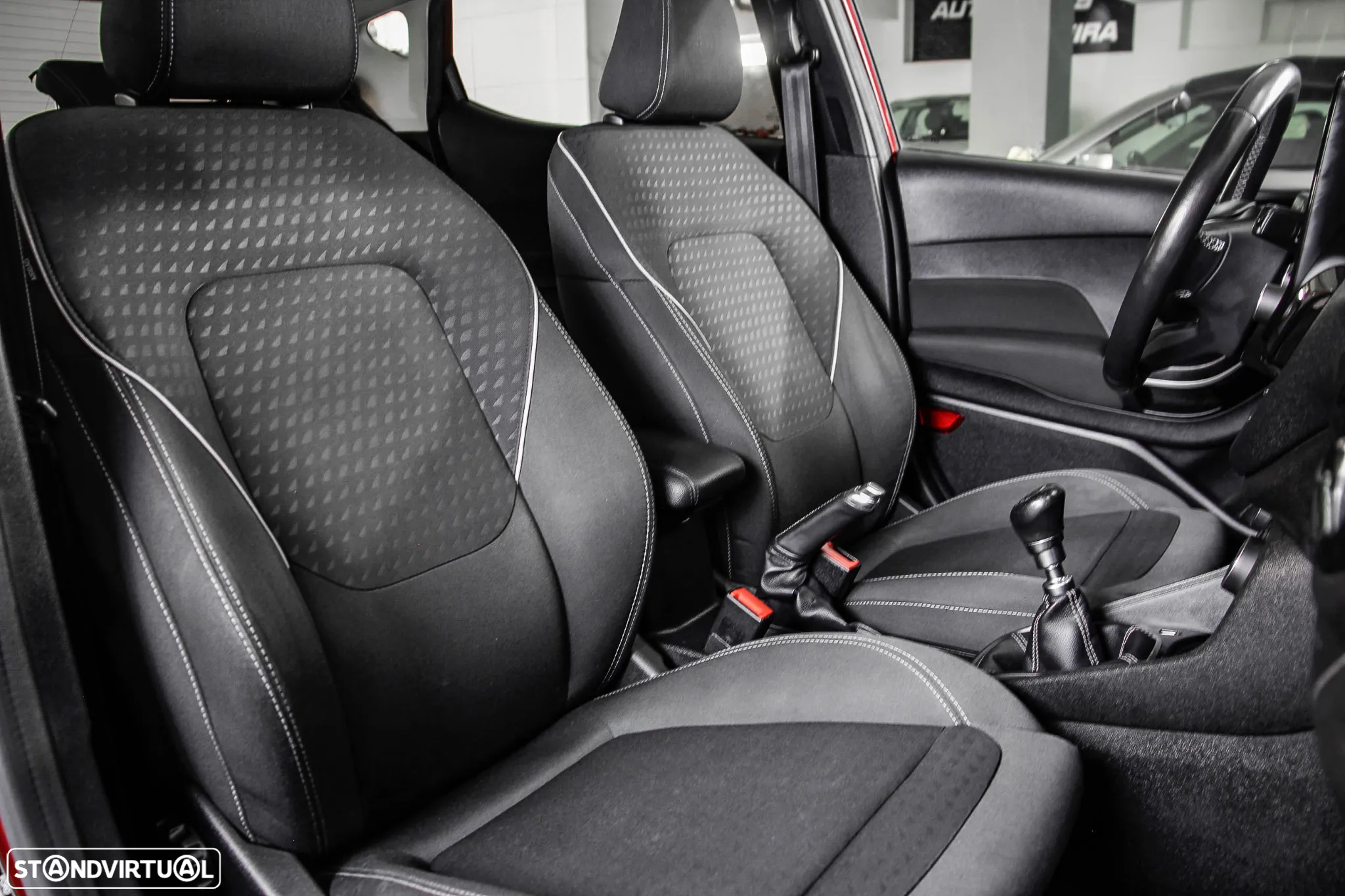 Ford Fiesta 1.0 EcoBoost Titanium - 17