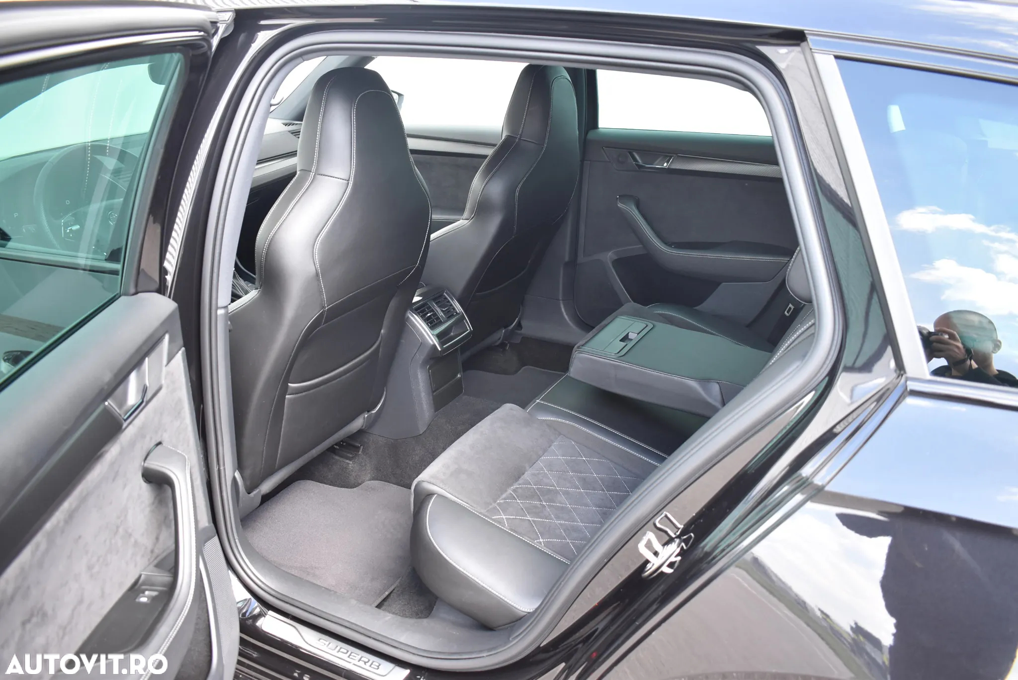 Skoda Superb 2.0 TDI 4X4 DSG Sportline - 23