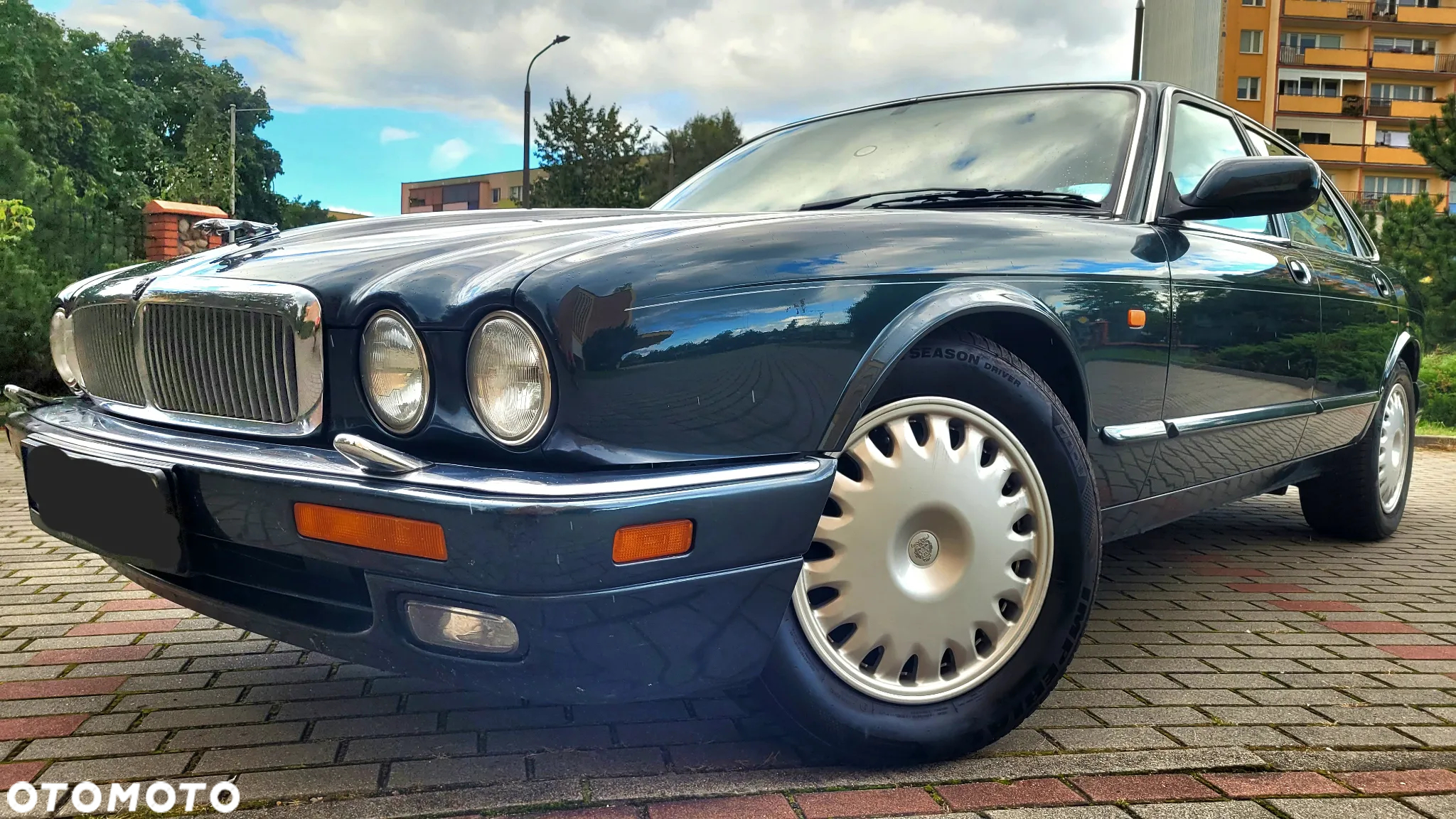 Jaguar XJ - 11
