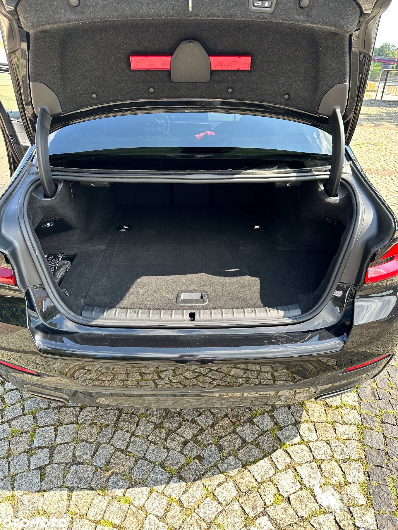 BMW Seria 5 ver-530e-m-sport-sport - 12