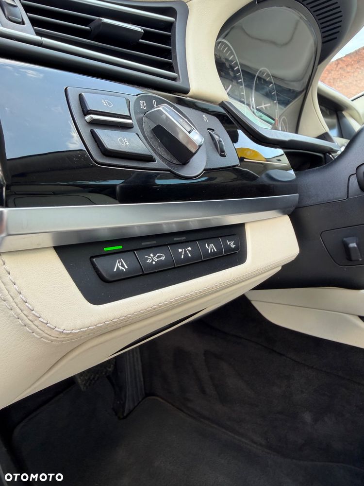 BMW Seria 7 760Li - 12