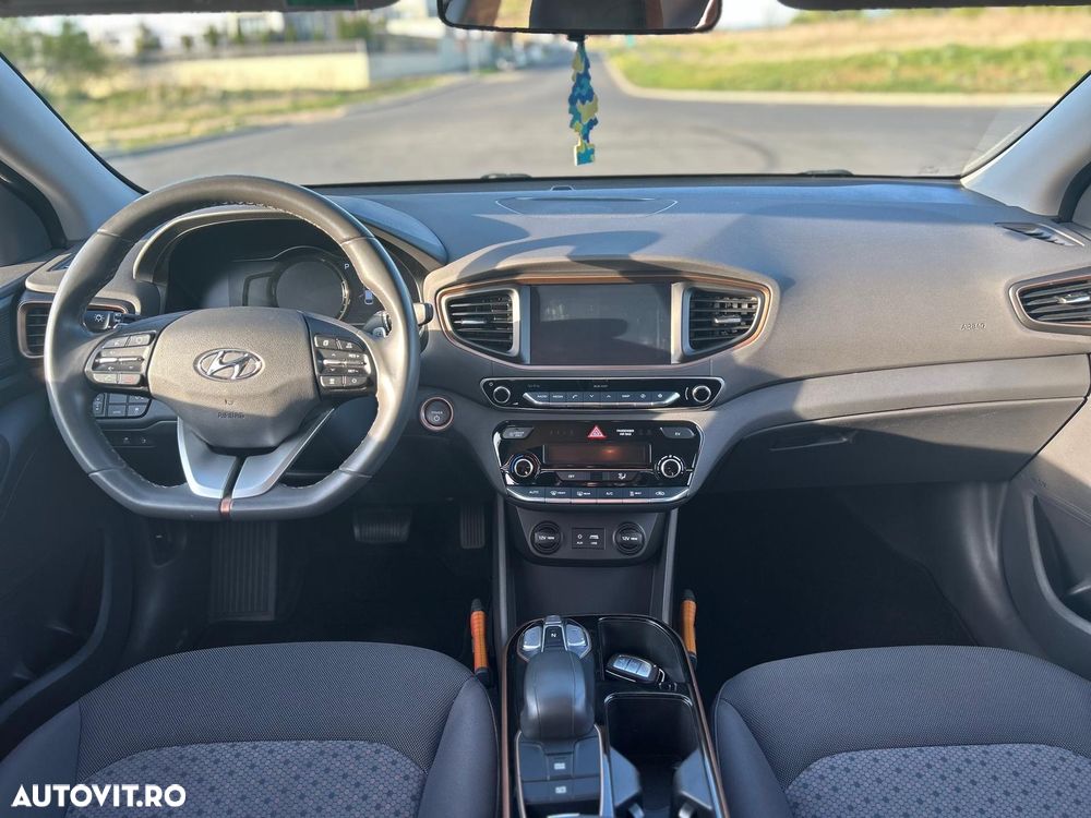 Hyundai IONIQ - 4