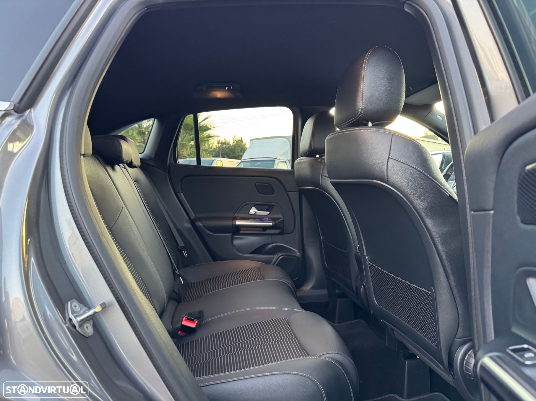Mercedes-Benz GLA 200 d Progressive - 43
