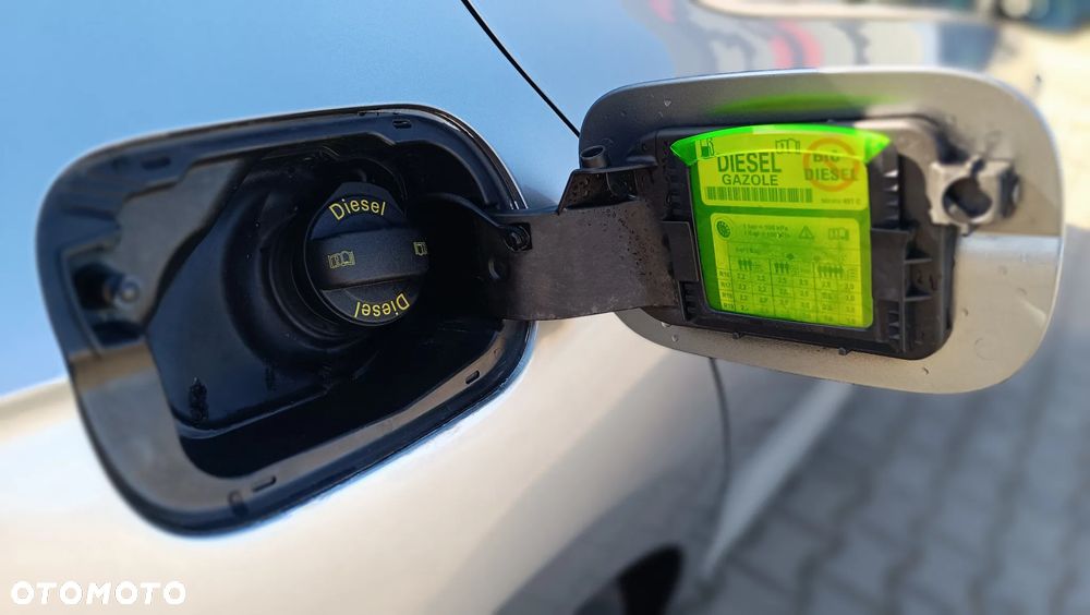 Skoda Superb 2.0 TDI DSG L&K - 23