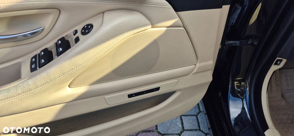 BMW Seria 5 530d xDrive - 13