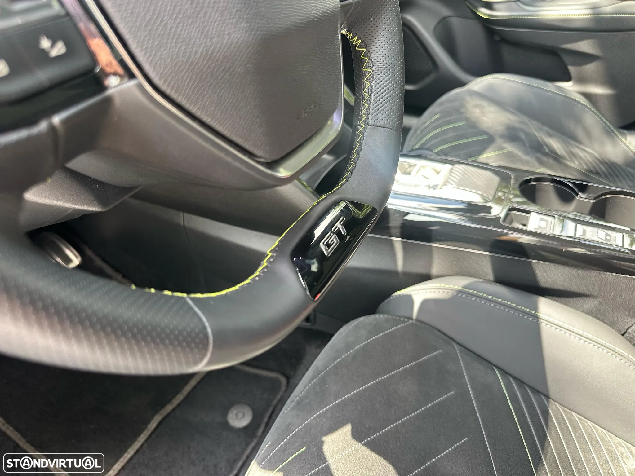 Peugeot e-2008 50 kWh GT Pack - 23
