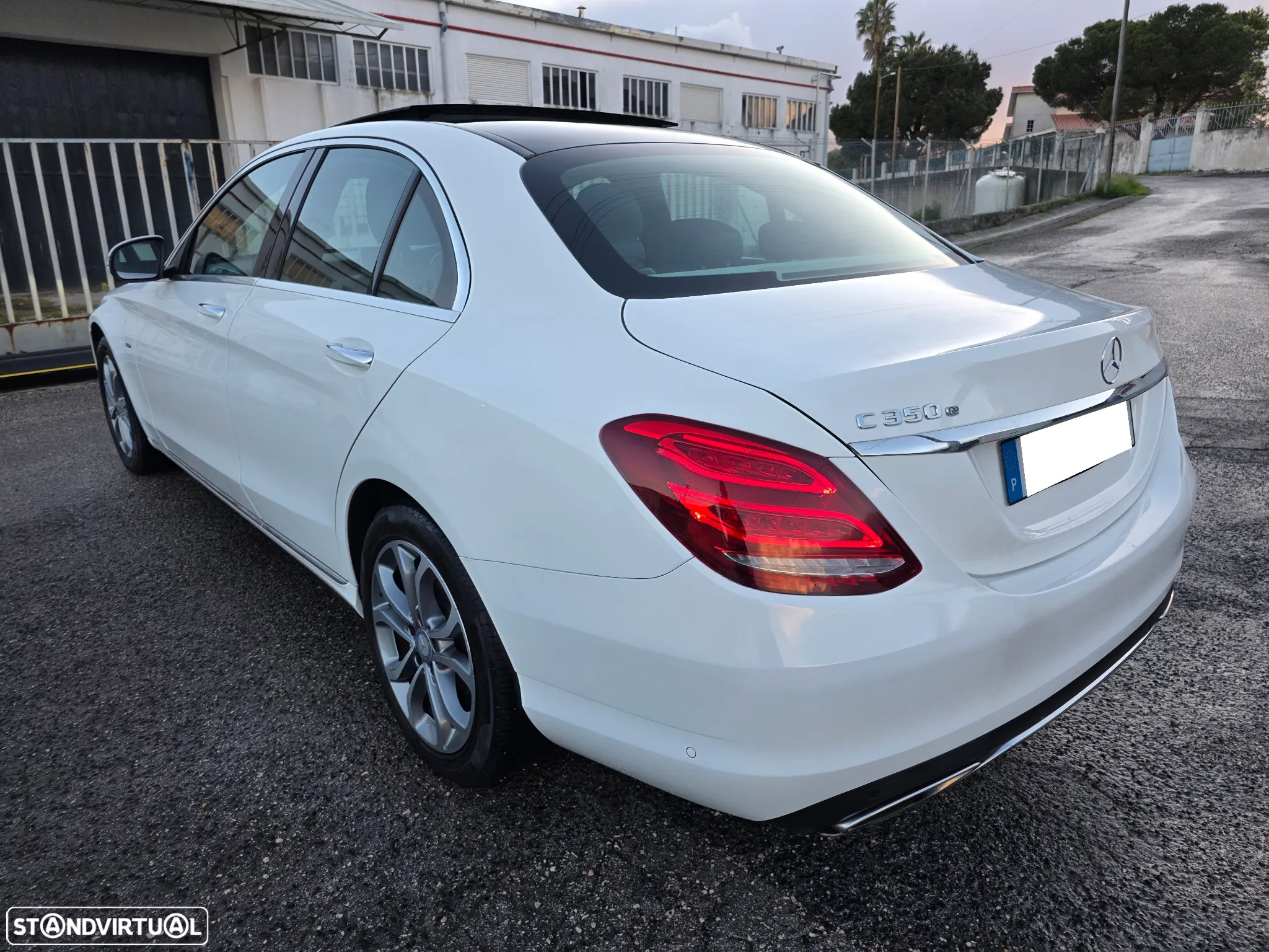 Mercedes-Benz C 350 e - 12