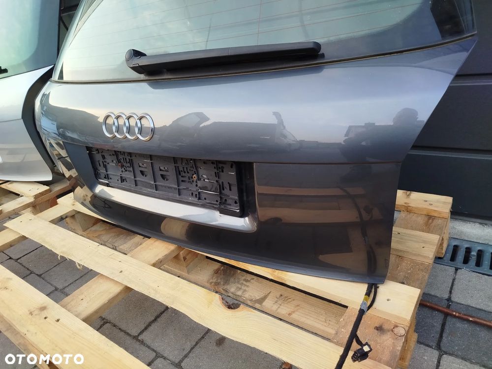 Audi A4 B7 klapa tylna  LZ5A - 2