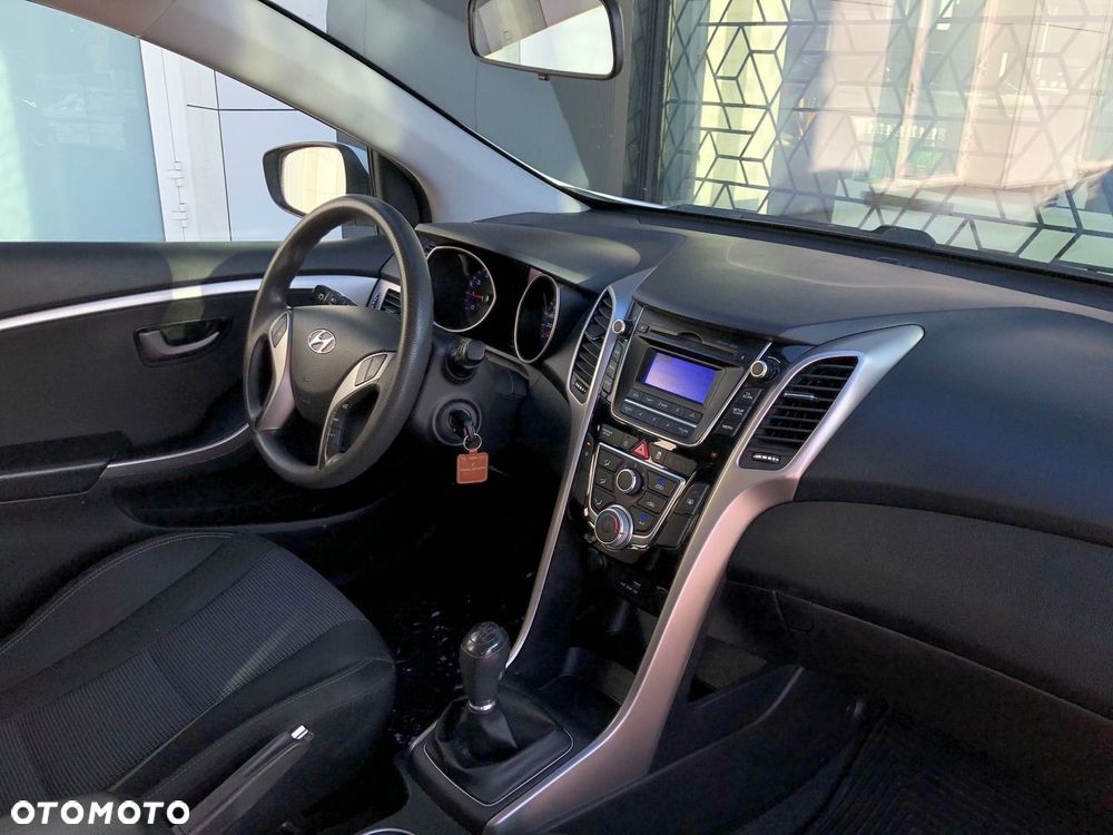 Hyundai i30 1.4 BlueDrive Base - 14