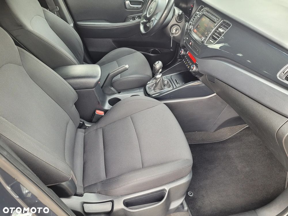 Kia Carens 1.7 CRDi 141 Dream Team Edition - 12