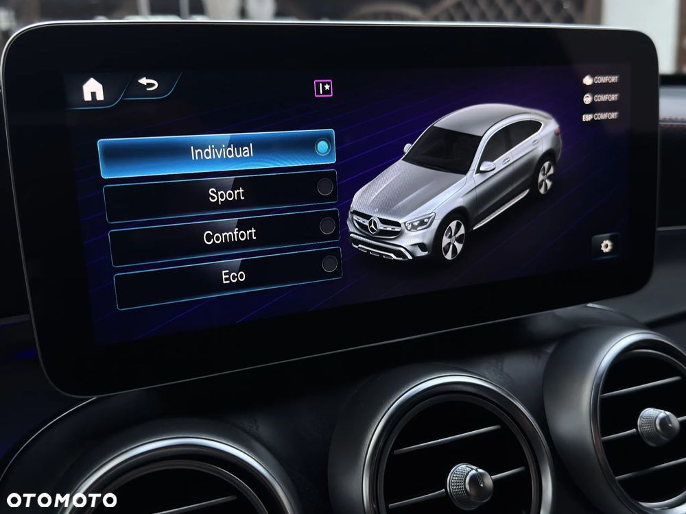 Mercedes-Benz GLC 220 d 4Matic 9G-TRONIC AMG Line Plus - 33