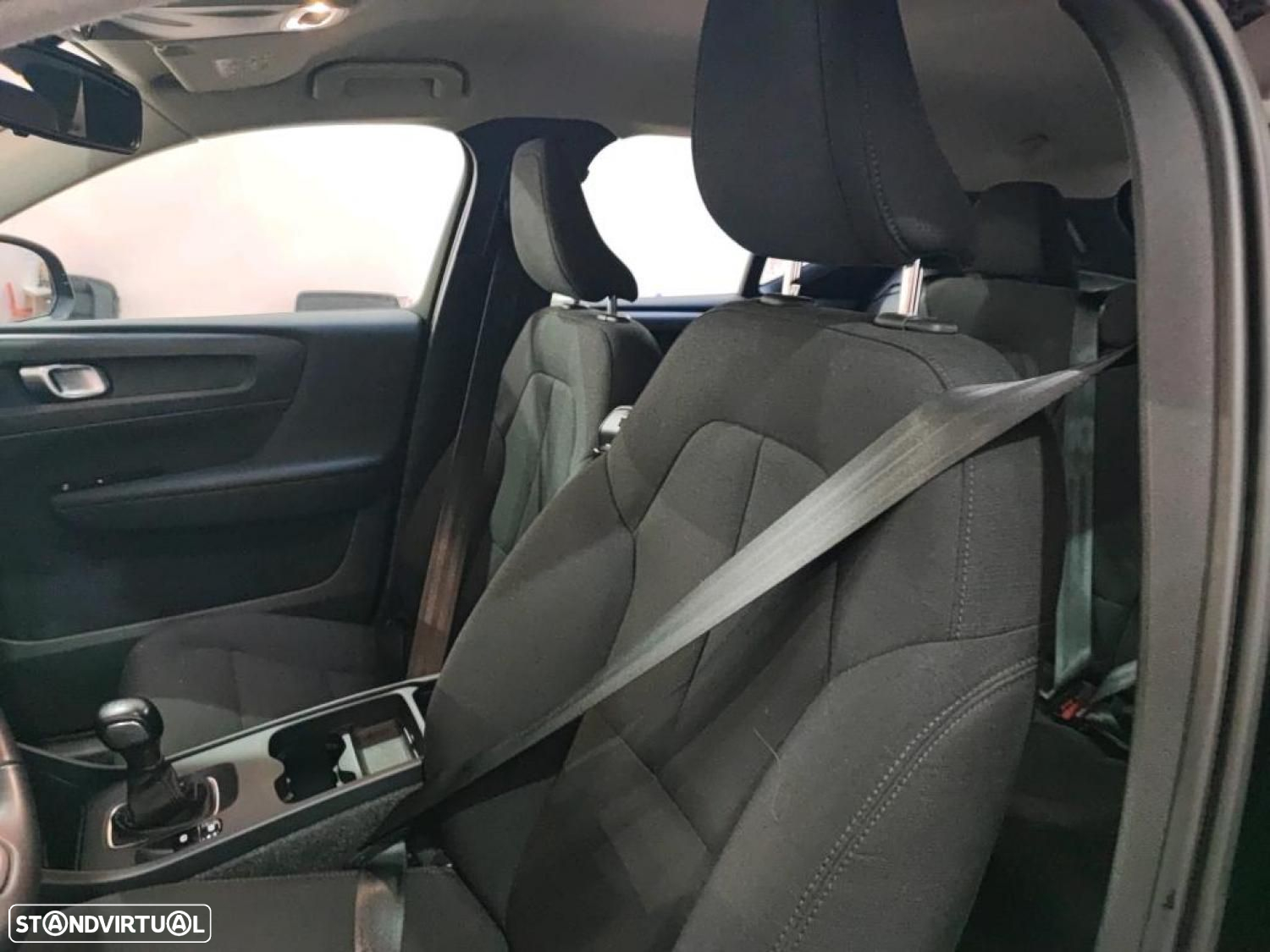 Volvo XC 40 1.5 T2 Momentum - 6