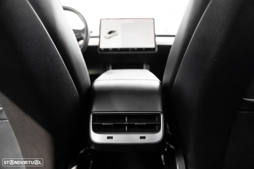 Tesla Model 3 Long Range AWD Dual Motor Performance - 17