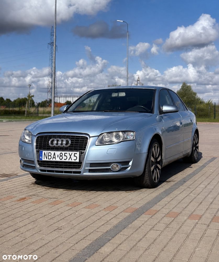 Audi A4 Limousine - 1
