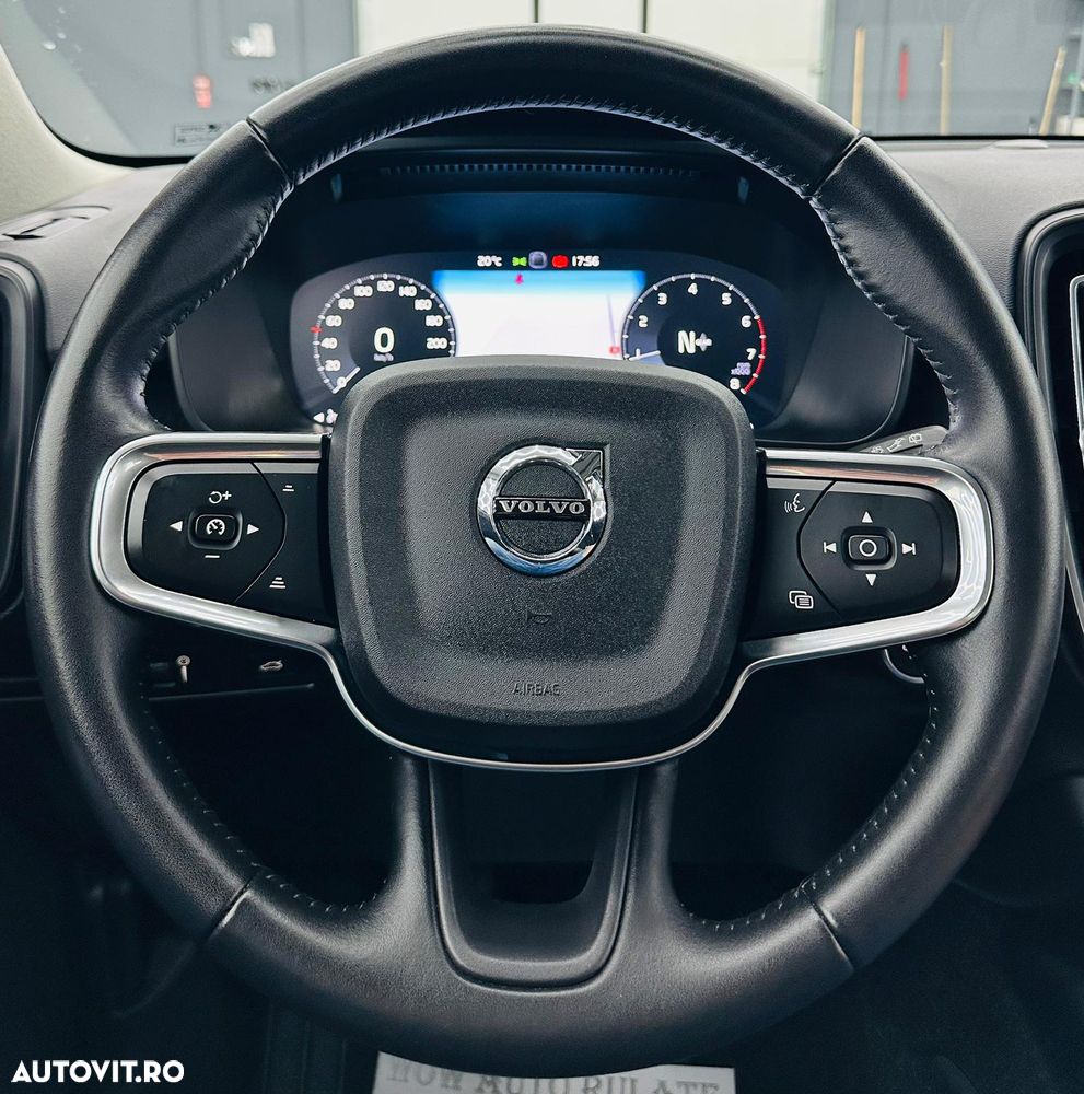 Volvo XC 40 T2 Momentum Core - 33