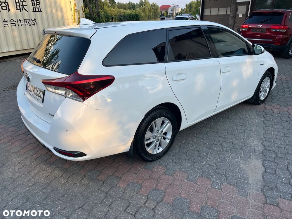 Toyota Auris Hybrid 135 Active - 3